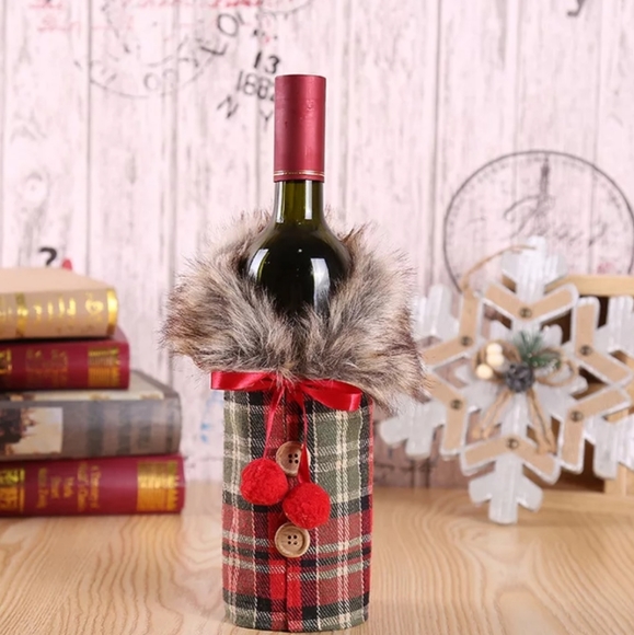 🌲LAST FEW!!!🌲Fur Christmas Winter Bottle Cover - Picture 1 of 8